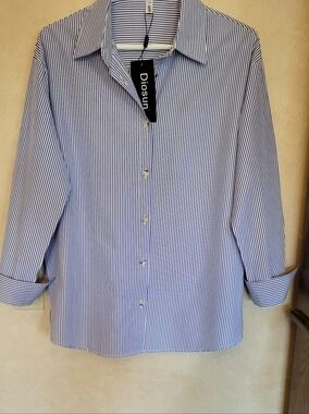 Nwt Blue & White Stripe Button-Up Shirt Men's Small   80% cotton/Poly